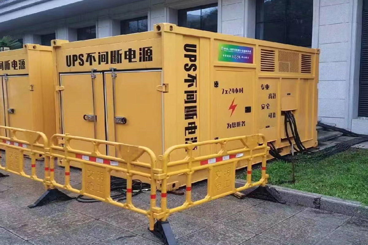 阿拉善左发电机租赁施工现场